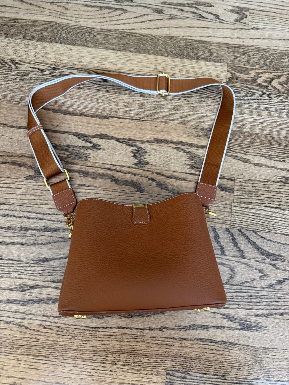 Women's Cognac Leather Crossbody Bag with Adjustable Strap